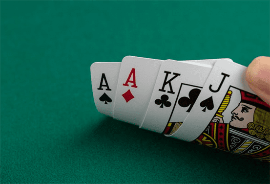 Thinking in Four: Adapting Your Poker Mindset for Successful Omaha Play