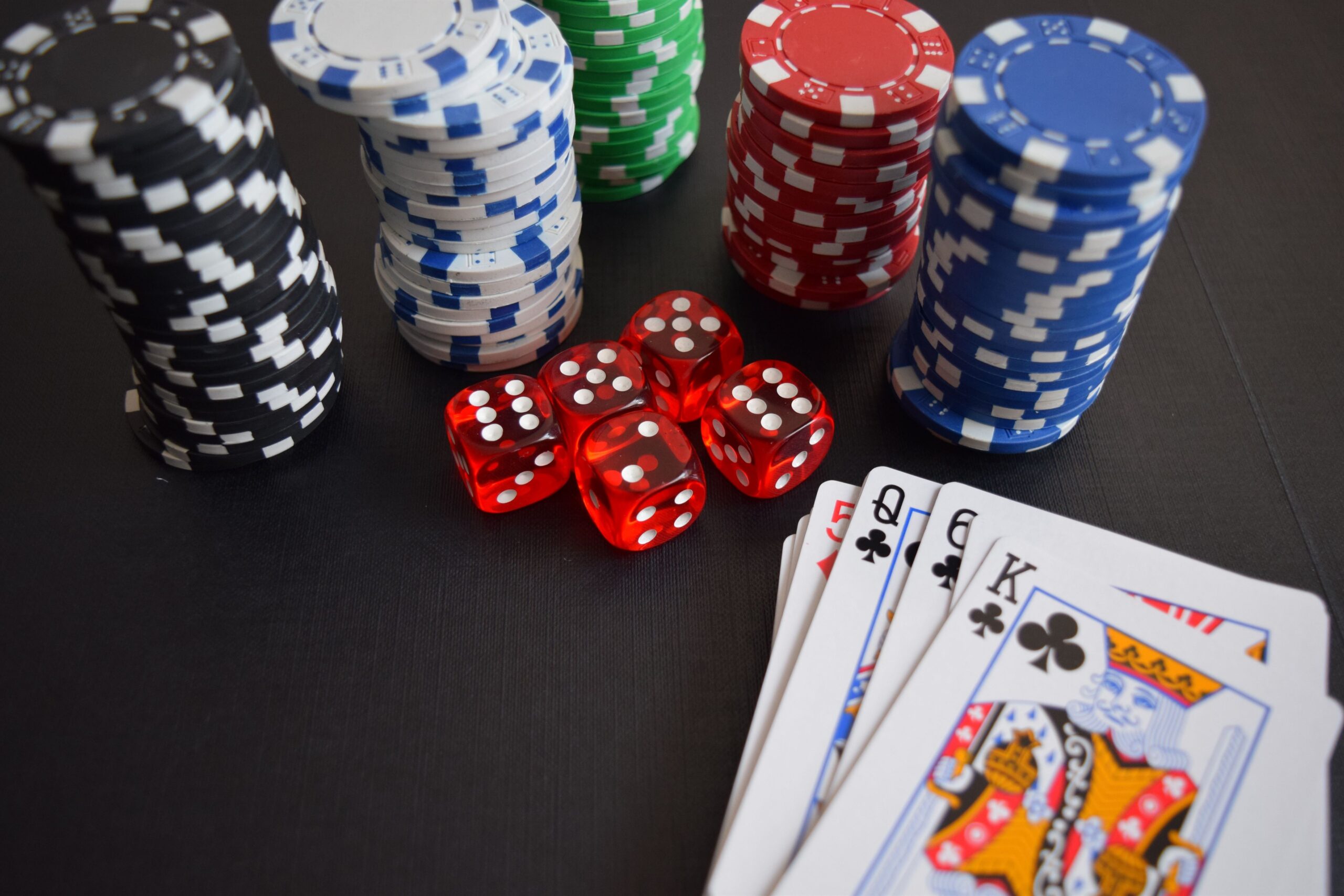Start Strong: Essential Poker Hands for Beginners Unveiled
