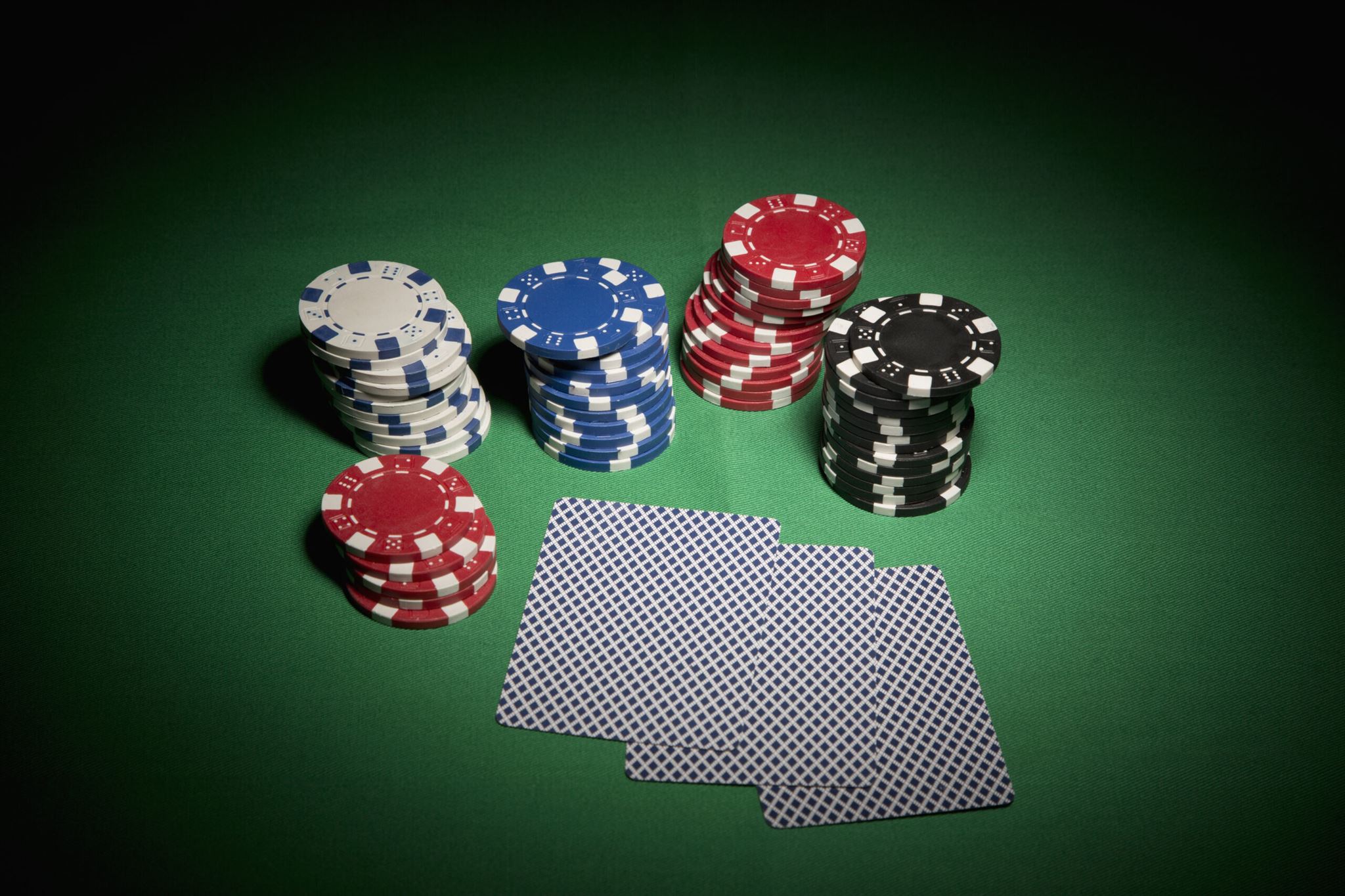 Bankroll Building from the Ground Up: Essential Steps for Poker Financial Growth
